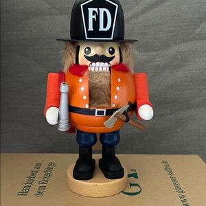 Erzgebirge Fireman Nutcracker Richard Glasser Wooden Seiffen Germany 7.5 inches